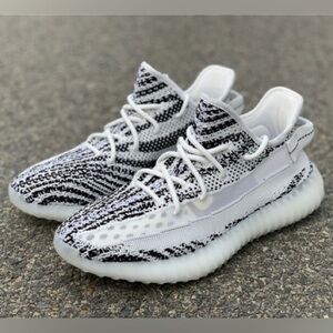adidas Yeezy Boost 350 V2 Black White